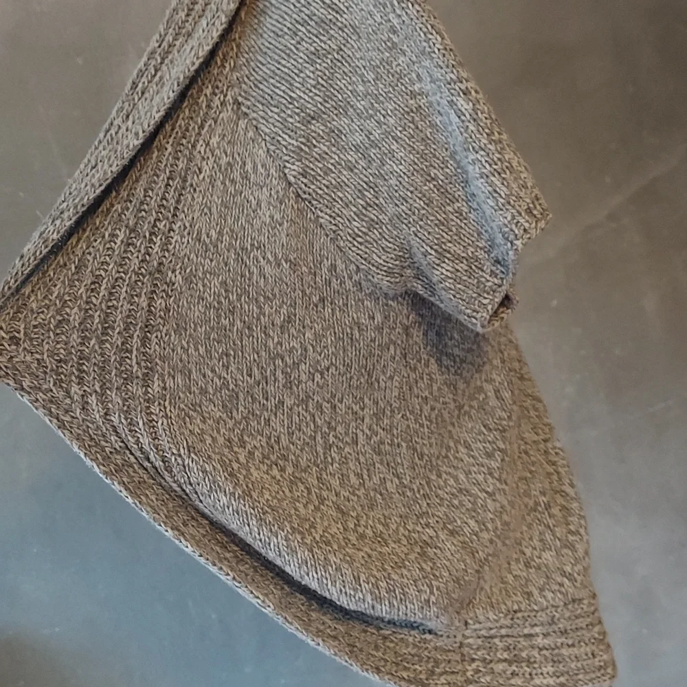 Express Sweater - Picture 6 of 7